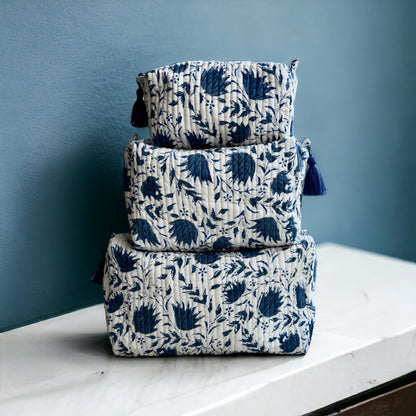 Blue jasmine - set di beauty case da viaggio stampati con tecnica block print