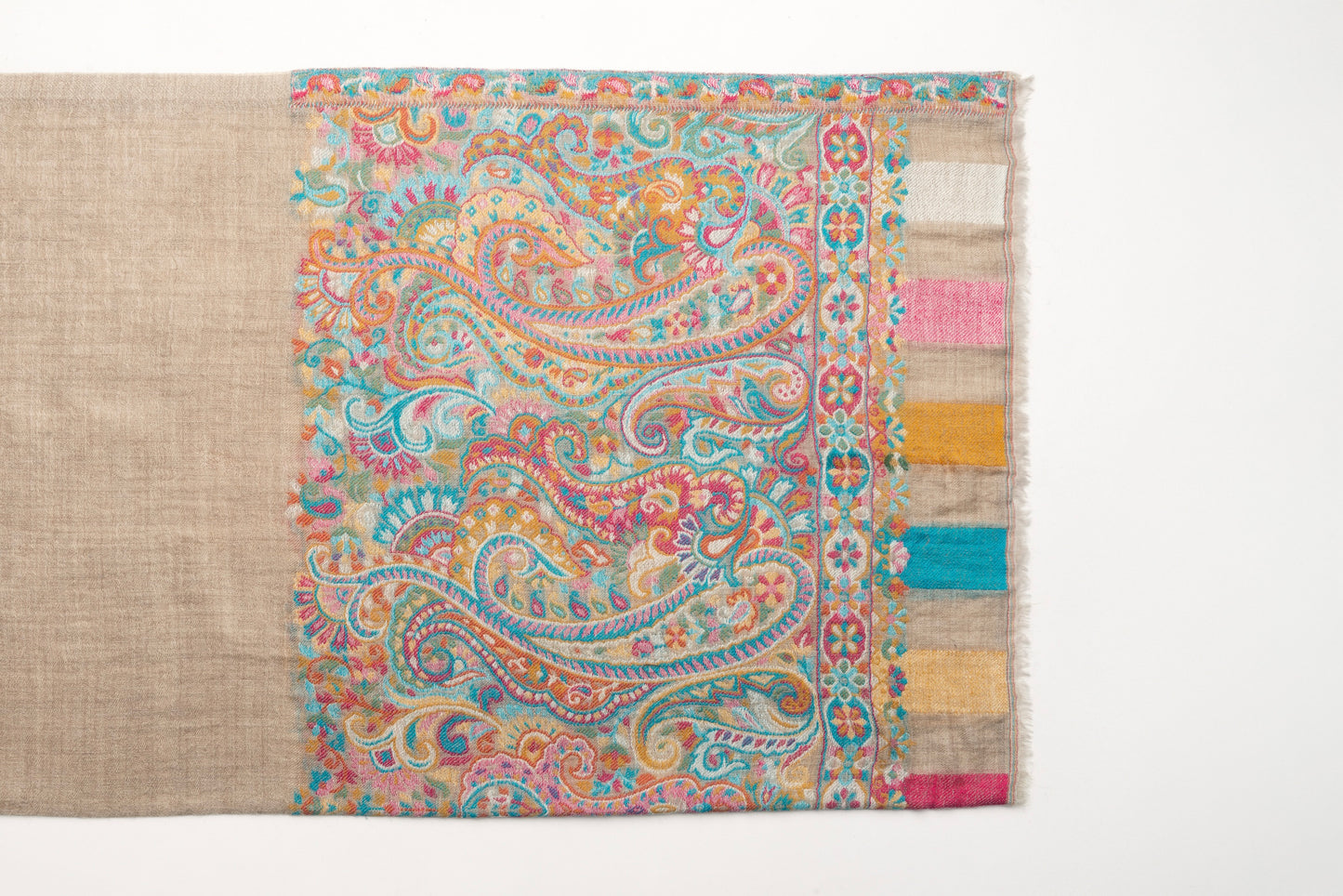 Stola beige con lavorazione kani