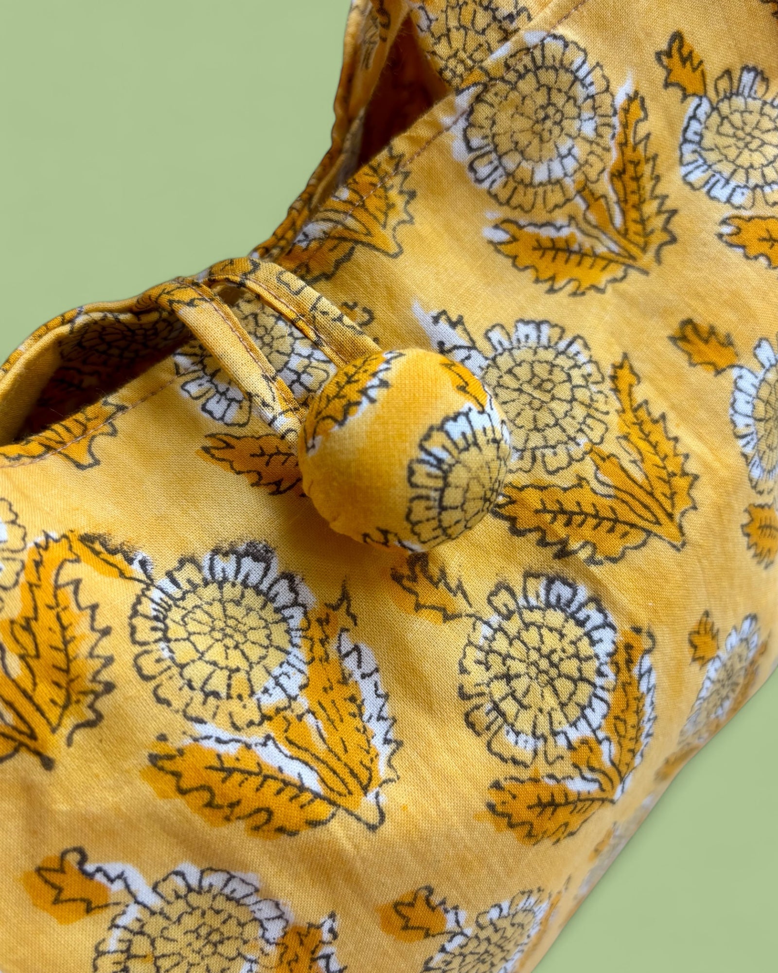 Minibag compatta con stampa floreale
