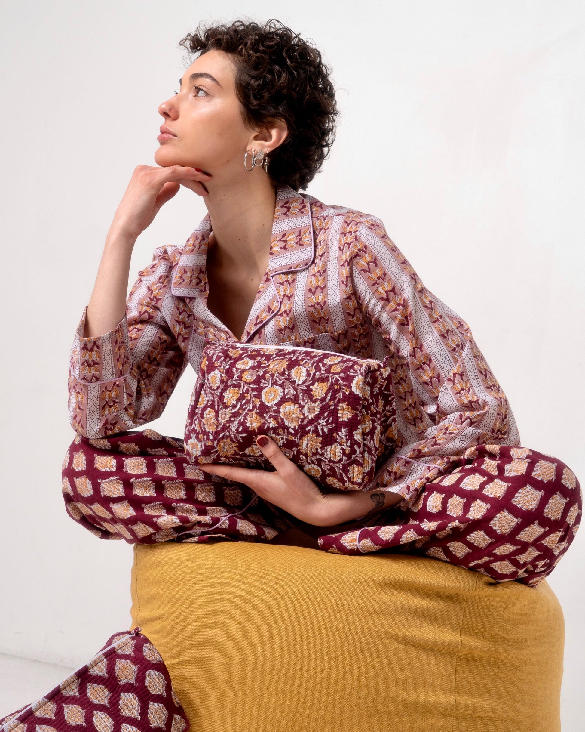 Completo pigiama donna rosa antico e prugna con accessori coordinati