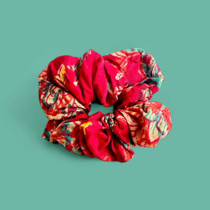 Scrunchies stampati a mano, elastico per capelli rosso con fiori colorati