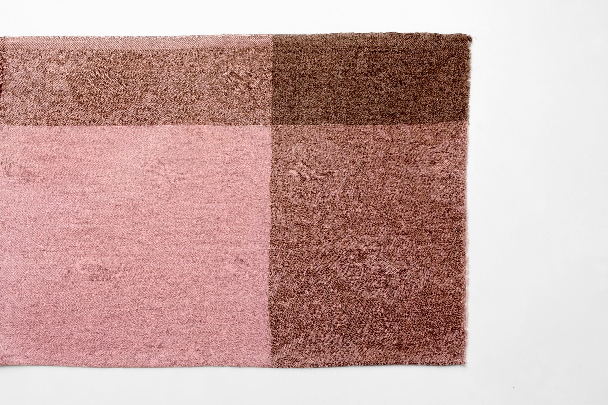 Stola rosa antico in lana leggera