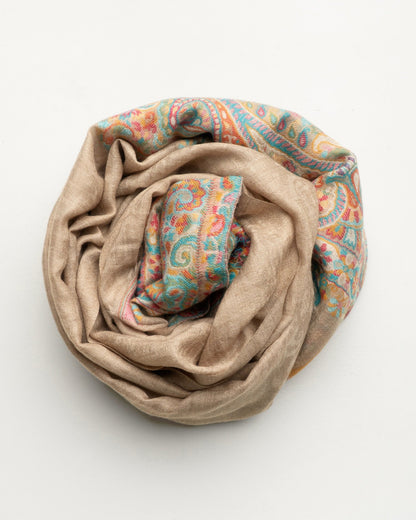 Sciarpa beige con bordo colorato